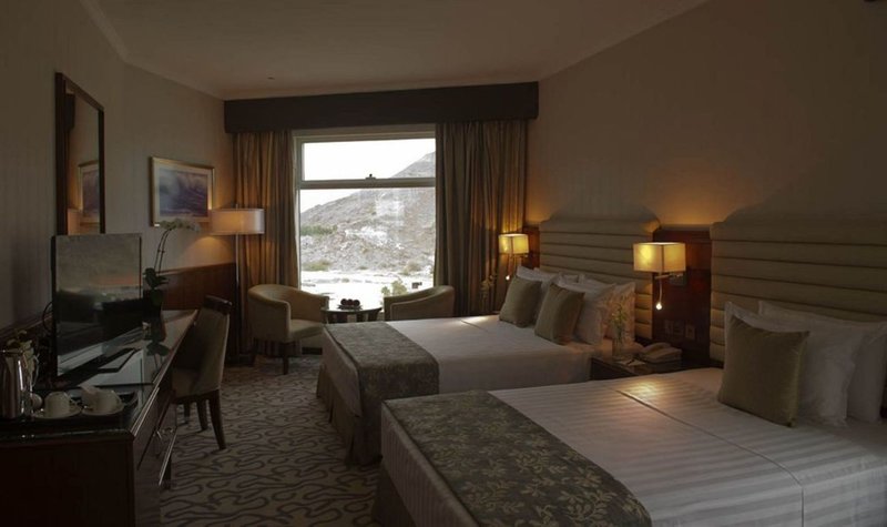 Deluxe King Partial Sea View